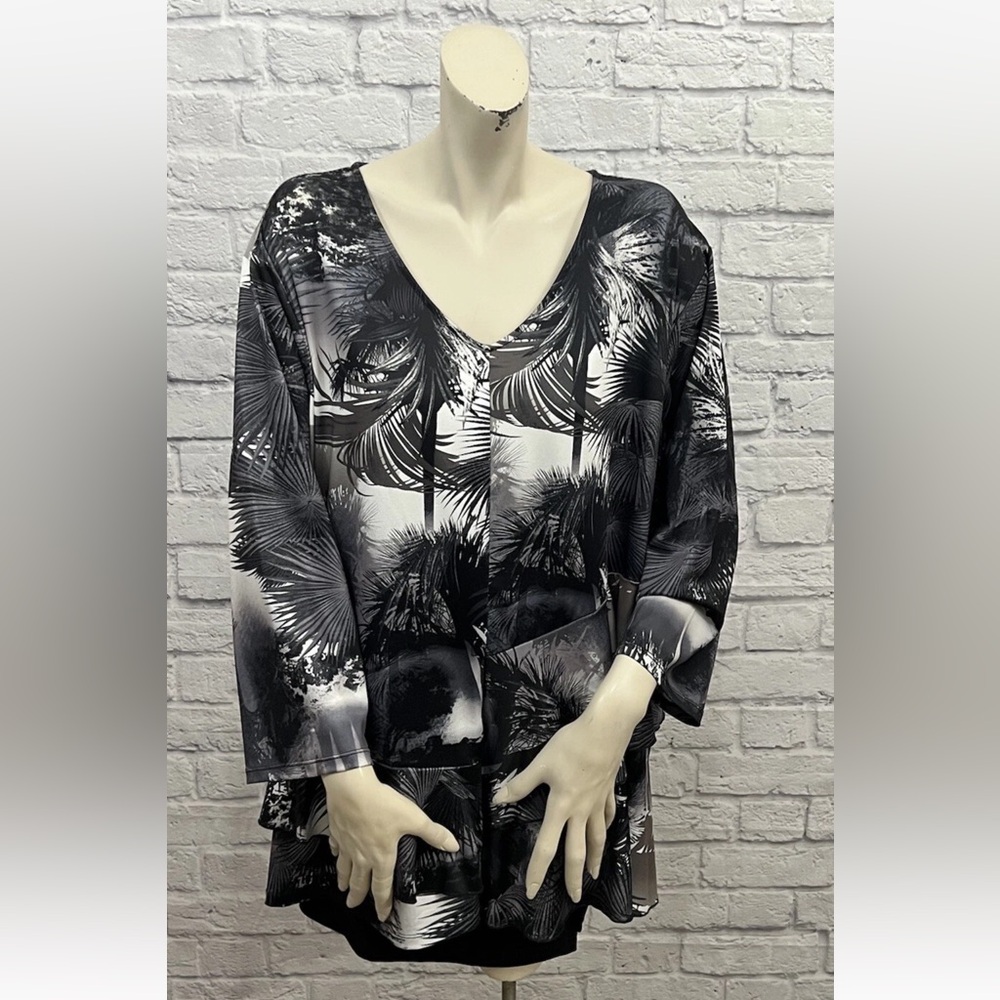 KATE & MALLORY MULTI COLOR LEAF PRINT 3/4 SLEEVE TOP SIZE 3X